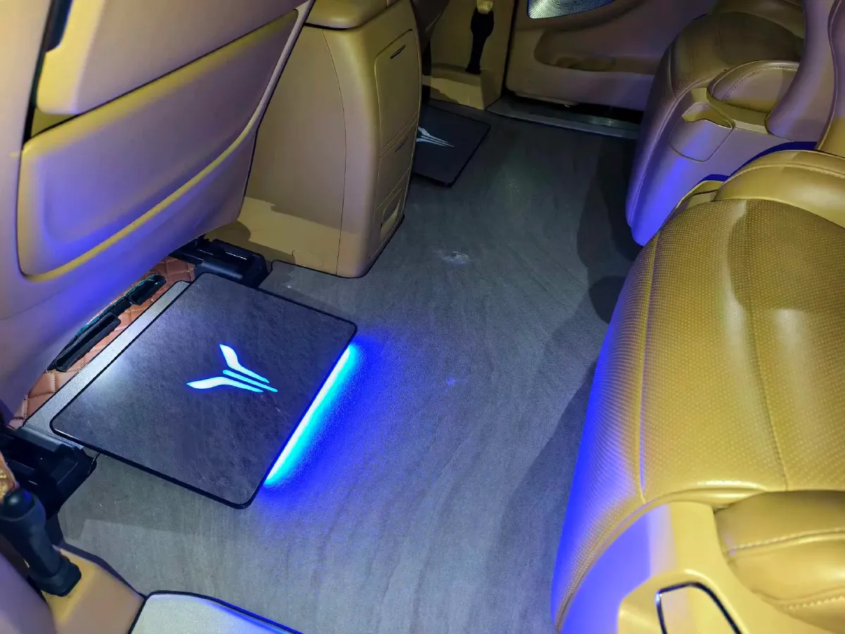 2022 Voyah Dream 1.5T 136HP L4 PHEV 25.57KWH,autocango,china used car exporter,china ev exporter,chinese used car exporter,chinese used ev exporter