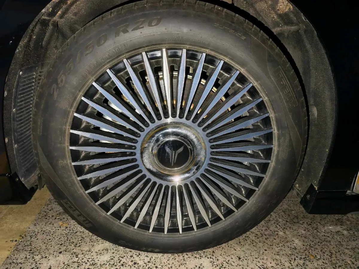 2022 Voyah Dream 1.5T 136HP L4 PHEV 25.57KWH,autocango,china used car exporter,china ev exporter,chinese used car exporter,chinese used ev exporter