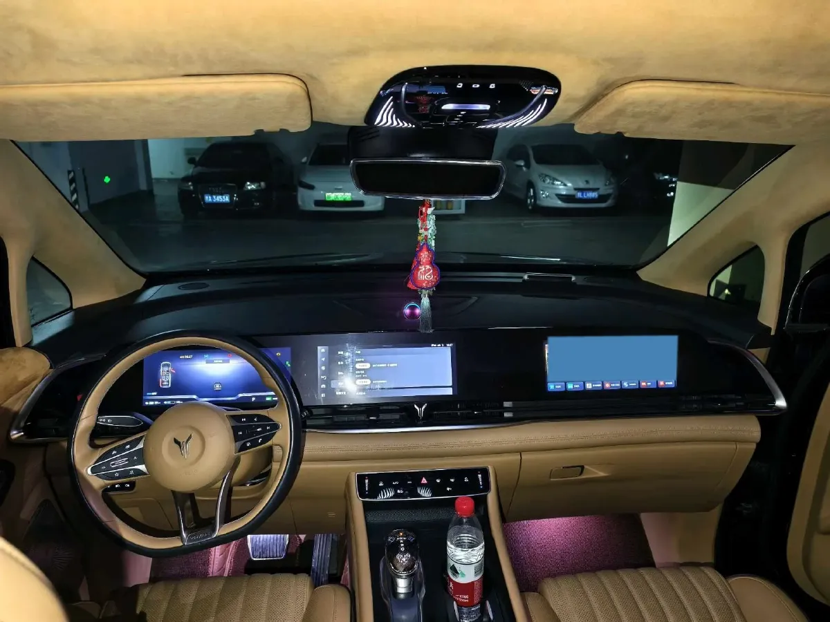 2022 Voyah Dream 1.5T 136HP L4 PHEV 25.57KWH,autocango,china used car exporter,china ev exporter,chinese used car exporter,chinese used ev exporter