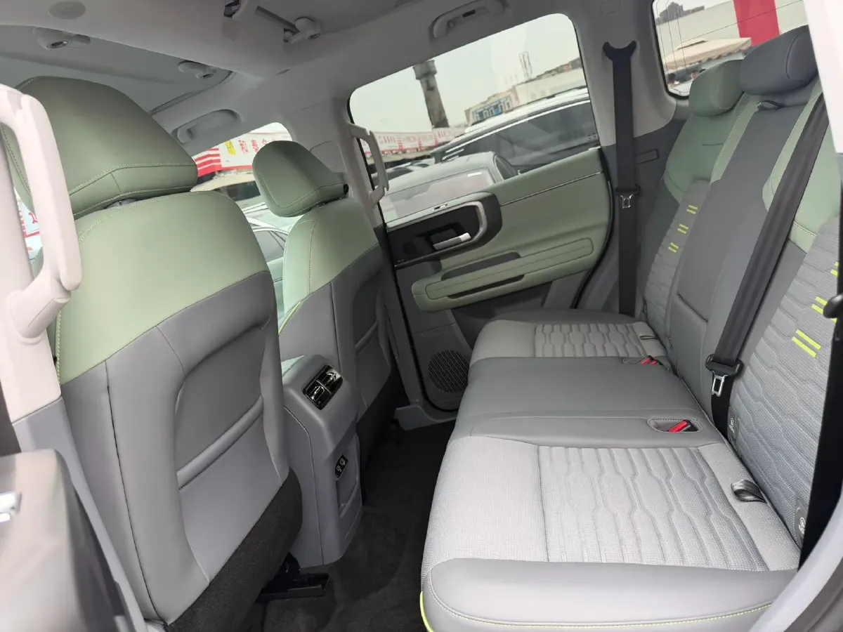 2025 Beijing BJ40 REEV REEV 188HP REEV 40.3KWH,autocango,china used car exporter,china ev exporter,chinese used car exporter,chinese used ev exporter