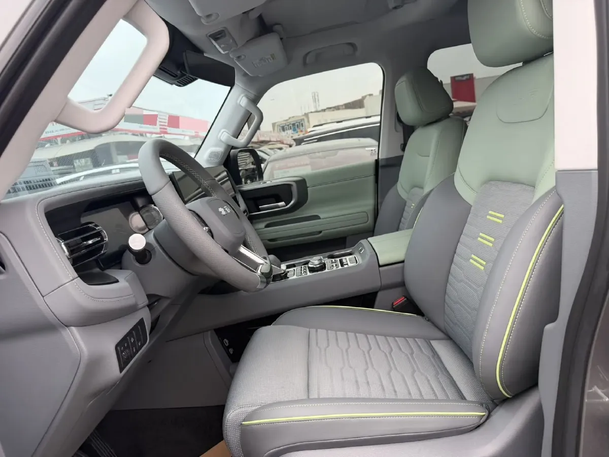 2025 Beijing BJ40 REEV REEV 188HP REEV 40.3KWH,autocango,china used car exporter,china ev exporter,chinese used car exporter,chinese used ev exporter