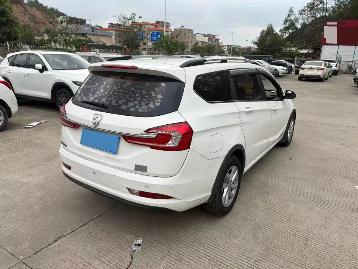 2018 BaoJun 310W 1.5L 112HP L4 5AMT,autocango,china used car exporter,china ev exporter,chinese used car exporter,chinese used ev exporter