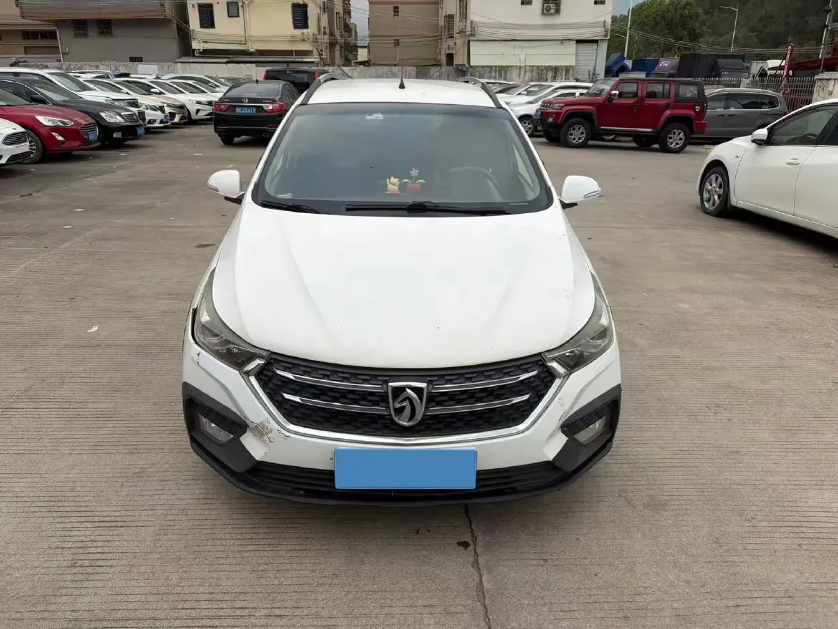 2018 BaoJun 310W 1.5L 112HP L4 5AMT,autocango,china used car exporter,china ev exporter,chinese used car exporter,chinese used ev exporter