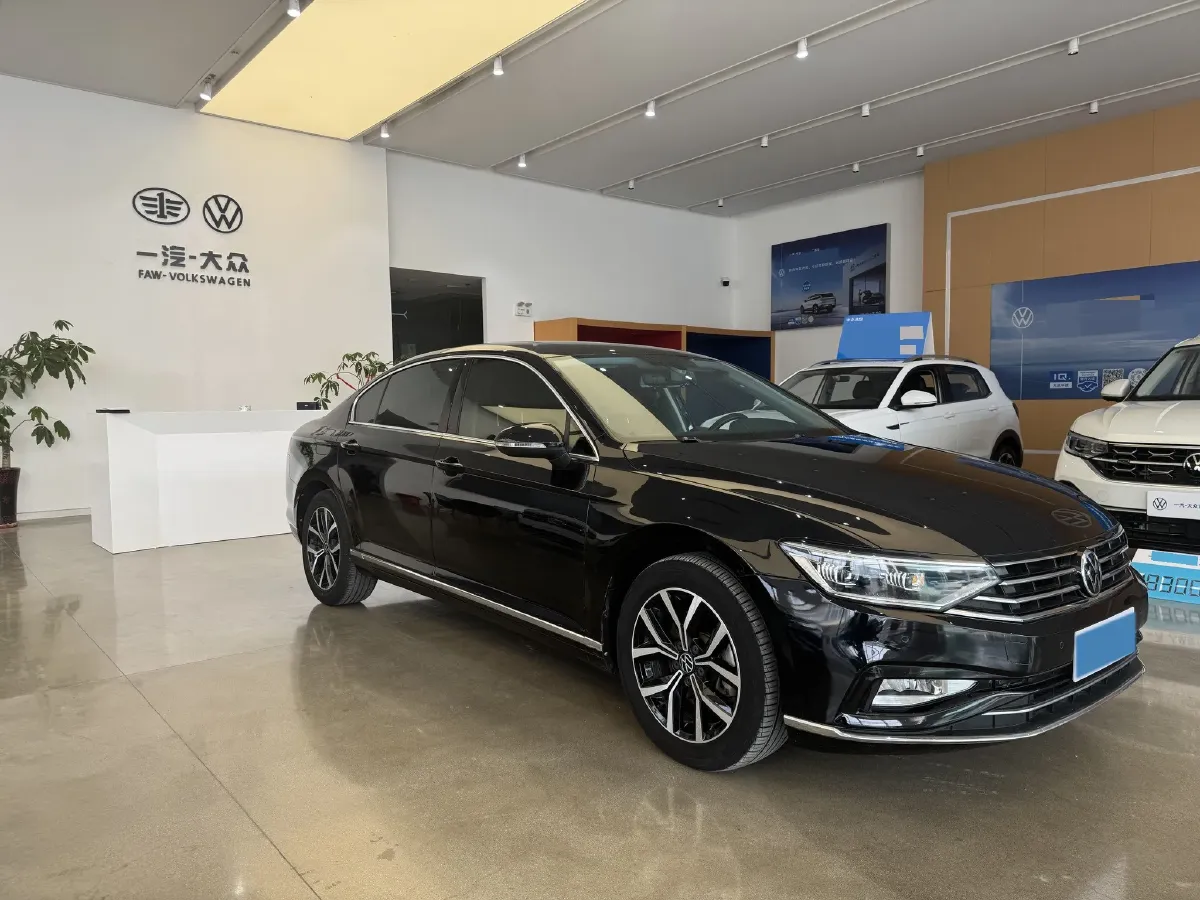 2020 Volkswagen Magotan 2.0T 186HP L4 7DCT,autocango,china used car exporter,china ev exporter,chinese used car exporter,chinese used ev exporter