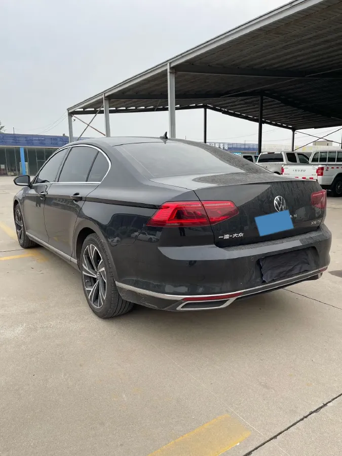 2021 Volkswagen Magotan 2.0T 186HP L4 7DCT,autocango,china used car exporter,china ev exporter,chinese used car exporter,chinese used ev exporter
