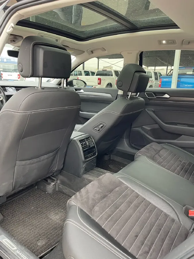 2021 Volkswagen Magotan 2.0T 186HP L4 7DCT,autocango,china used car exporter,china ev exporter,chinese used car exporter,chinese used ev exporter