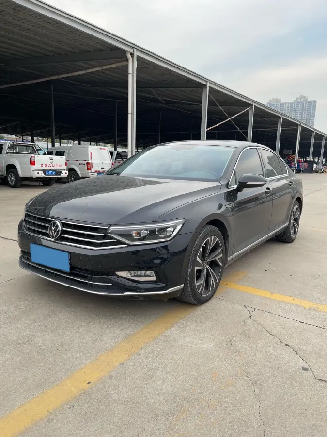 2021 Volkswagen Magotan 2.0T 186HP L4 7DCT,autocango,china used car exporter,china ev exporter,chinese used car exporter,chinese used ev exporter