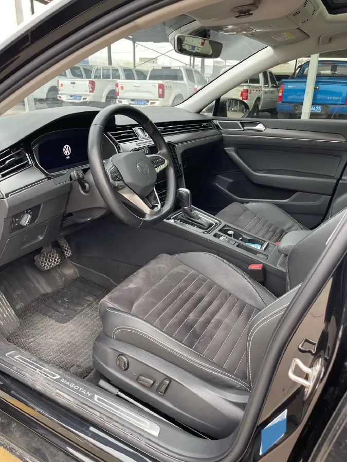2021 Volkswagen Magotan 2.0T 186HP L4 7DCT,autocango,china used car exporter,china ev exporter,chinese used car exporter,chinese used ev exporter