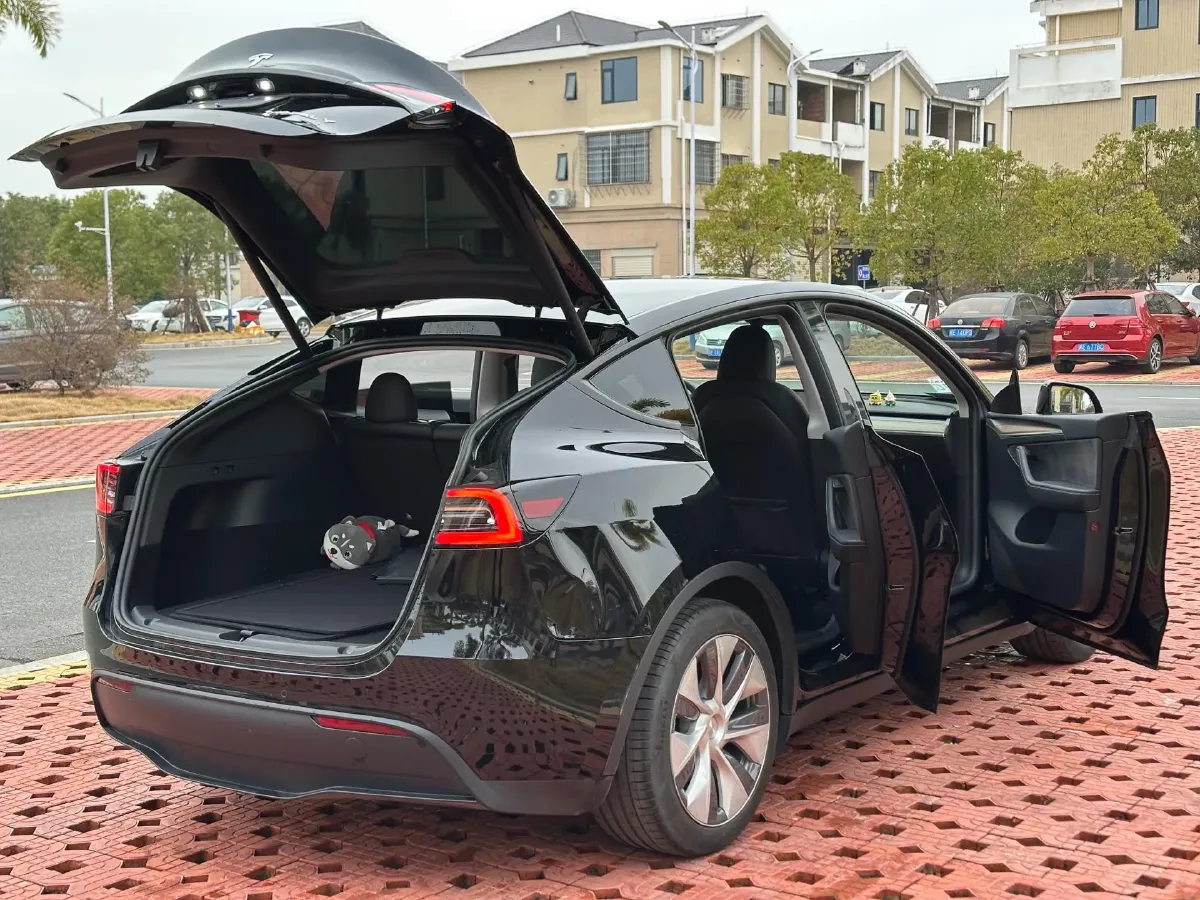 2022 Tesla Model Y BEV 60KWH,autocango,china used car exporter,china ev exporter,chinese used car exporter,chinese used ev exporter