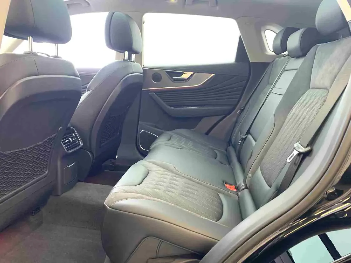 2023 HongQi HS5 2.0T 252HP L4 8AT,autocango,china used car exporter,china ev exporter,chinese used car exporter,chinese used ev exporter