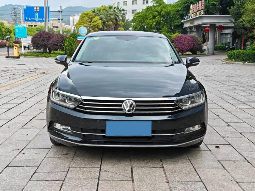 2019 Volkswagen Magotan 2.0T 186HP L4 7DCT,autocango,china used car exporter,china ev exporter,chinese used car exporter,chinese used ev exporter