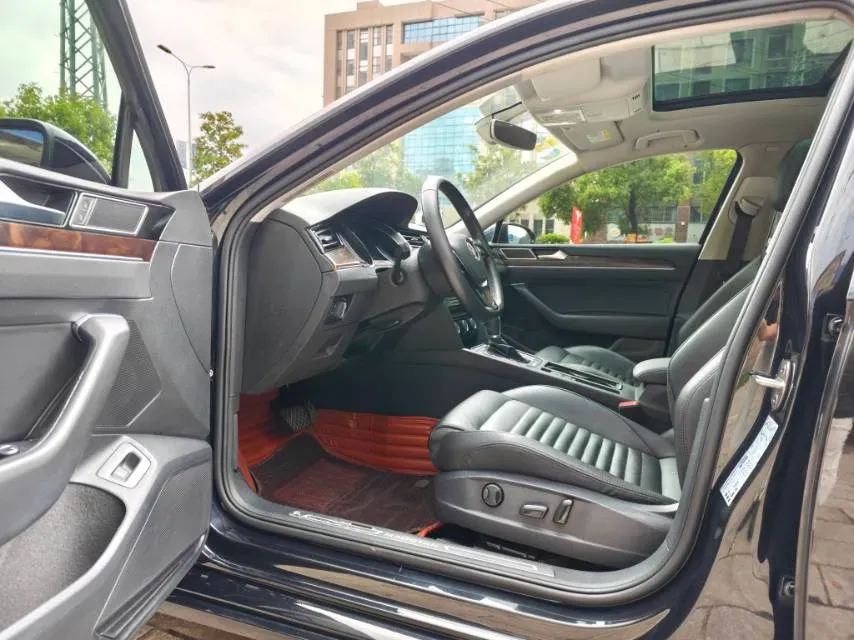 2019 Volkswagen Magotan 2.0T 186HP L4 7DCT,autocango,china used car exporter,china ev exporter,chinese used car exporter,chinese used ev exporter