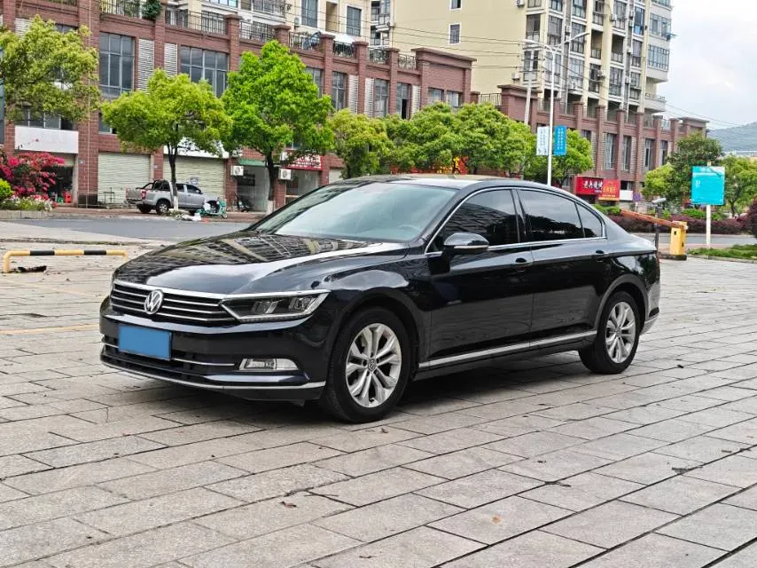2019 Volkswagen Magotan 2.0T 186HP L4 7DCT,autocango,china used car exporter,china ev exporter,chinese used car exporter,chinese used ev exporter