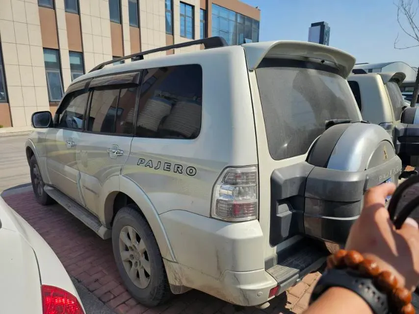 2016 Mitsubishi Pajero 3.0L 174HP V6 5AT,autocango,china used car exporter,china ev exporter,chinese used car exporter,chinese used ev exporter