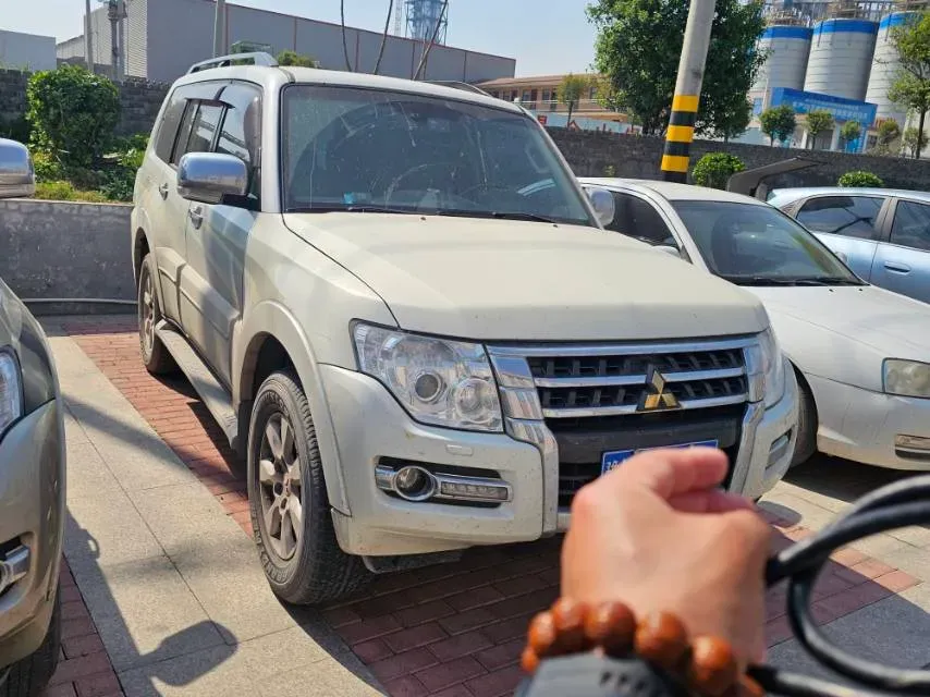 2016 Mitsubishi Pajero 3.0L 174HP V6 5AT,autocango,china used car exporter,china ev exporter,chinese used car exporter,chinese used ev exporter