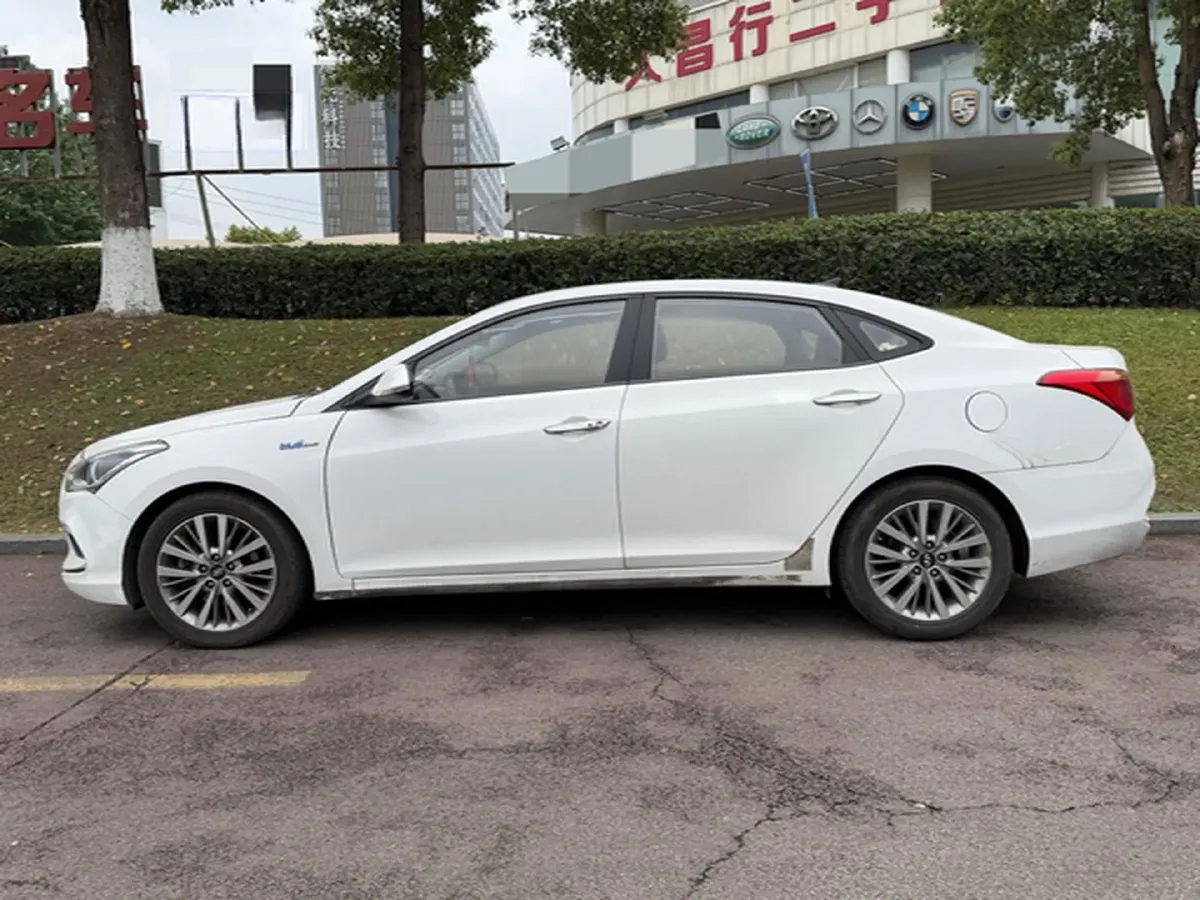 2017 Hyundai Mistra 1.6T 175HP L4 7DCT,autocango,china used car exporter,china ev exporter,chinese used car exporter,chinese used ev exporter