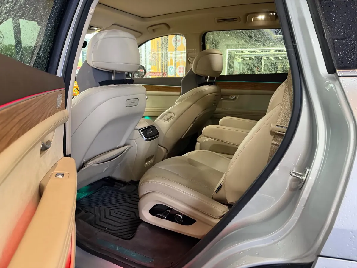 2024 AITO AITO M7 1.5T 152HP L4 REEV 40KWH,autocango,china used car exporter,china ev exporter,chinese used car exporter,chinese used ev exporter