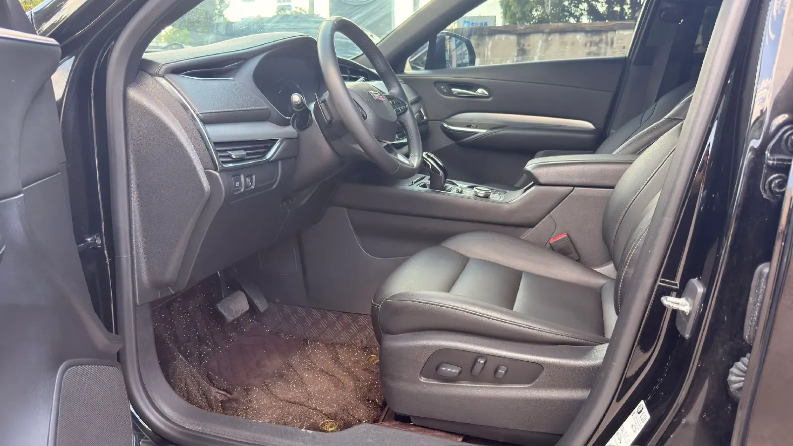 2021 Cadillac XT4 2.0T 237HP L4 9AT,autocango,china used car exporter,china ev exporter,chinese used car exporter,chinese used ev exporter