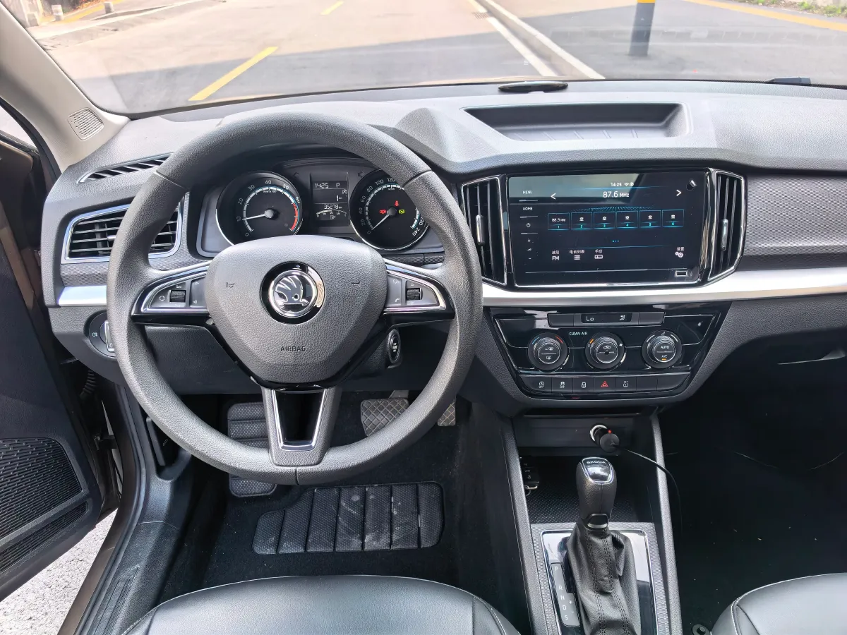 2021 Skoda Kamiq 1.5L 112HP L4 6AT,autocango,china used car exporter,china ev exporter,chinese used car exporter,chinese used ev exporter