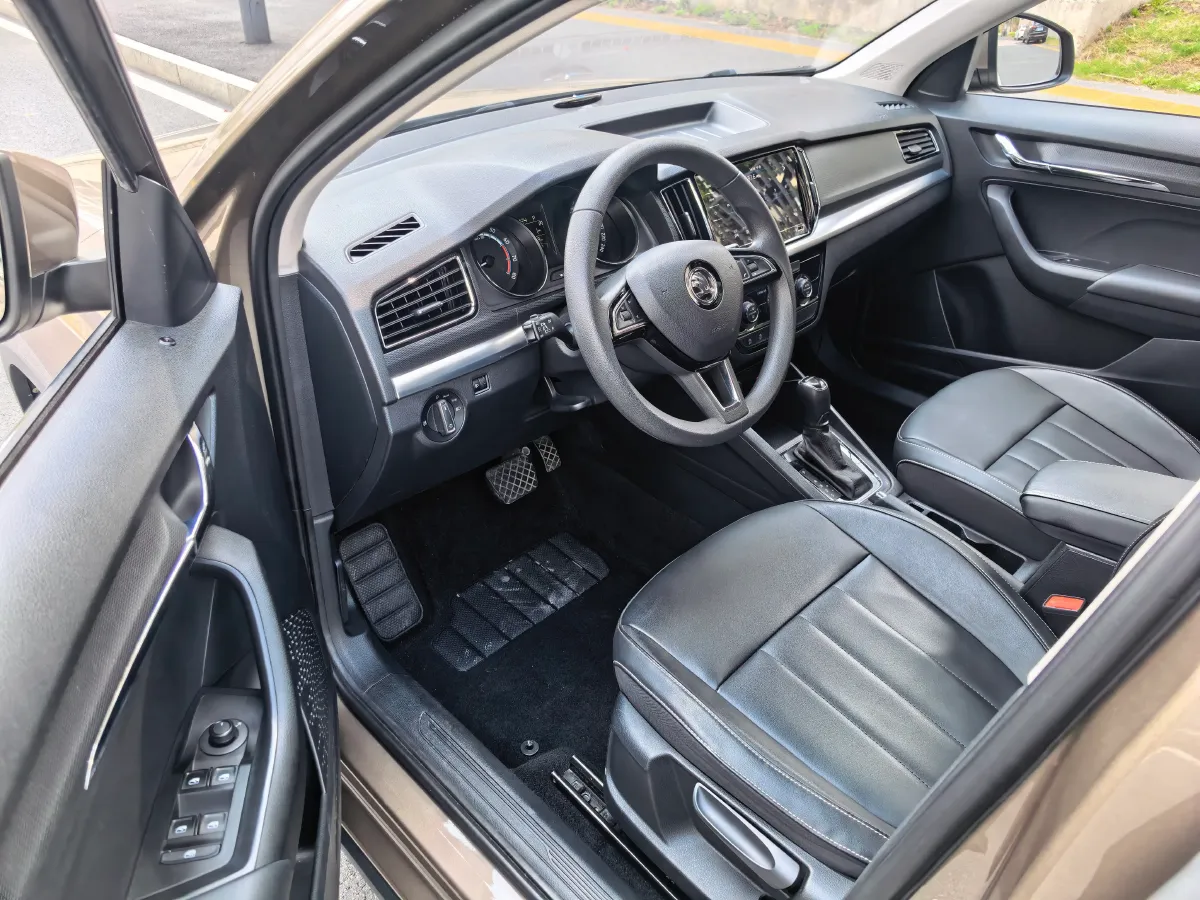 2021 Skoda Kamiq 1.5L 112HP L4 6AT,autocango,china used car exporter,china ev exporter,chinese used car exporter,chinese used ev exporter