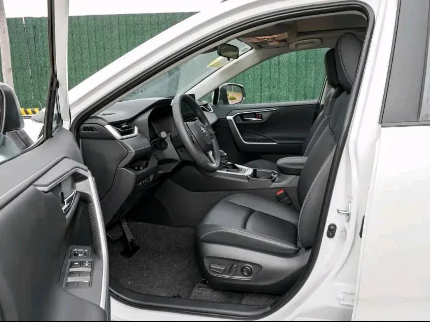 2023 Toyota RAV4 2.0L 171HP L4 CVT,autocango,china used car exporter,china ev exporter,chinese used car exporter,chinese used ev exporter