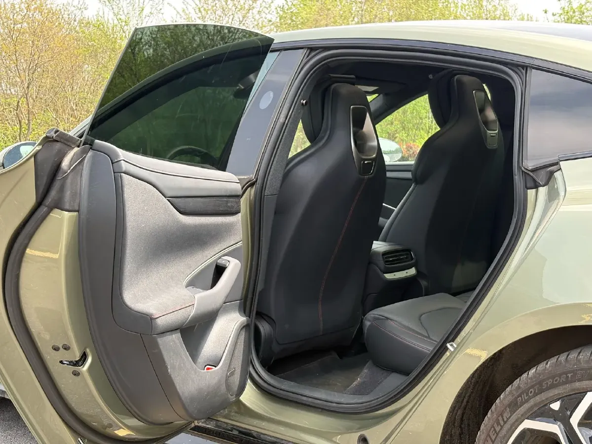 2024 MI SU7 BEV 73.6KWH,autocango,china used car exporter,china ev exporter,chinese used car exporter,chinese used ev exporter