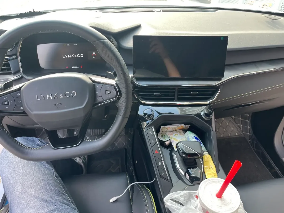 2023 LYNK&CO 06 1.5T 181HP L4 7DCT,autocango,china used car exporter,china ev exporter,chinese used car exporter,chinese used ev exporter