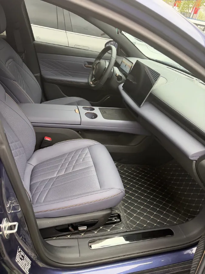 2025 BaoJun XiangJing 1.5T 143HP L4 1DHT PHEV,autocango,china used car exporter,china ev exporter,chinese used car exporter,chinese used ev exporter