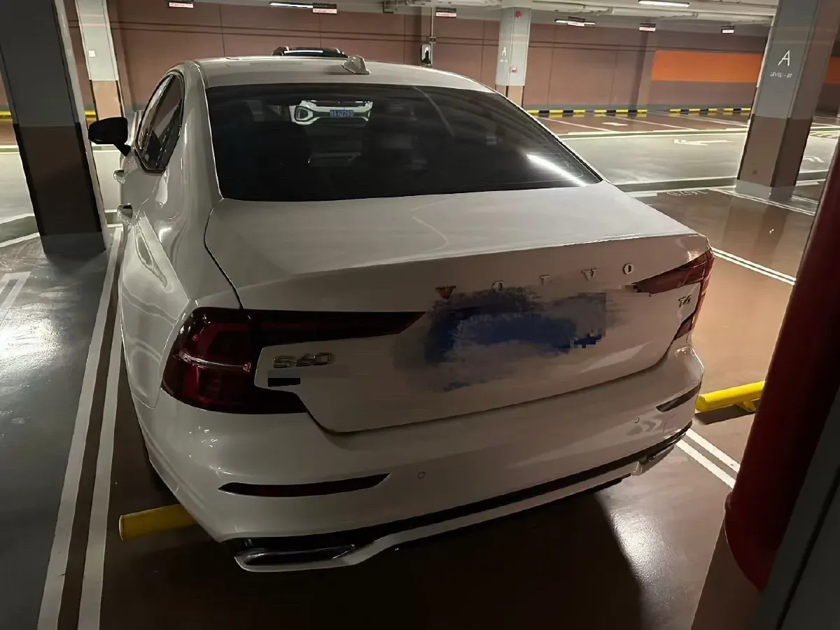 2021 Volvo S60 2.0T 190HP L4 8AT,autocango,china used car exporter,china ev exporter,chinese used car exporter,chinese used ev exporter