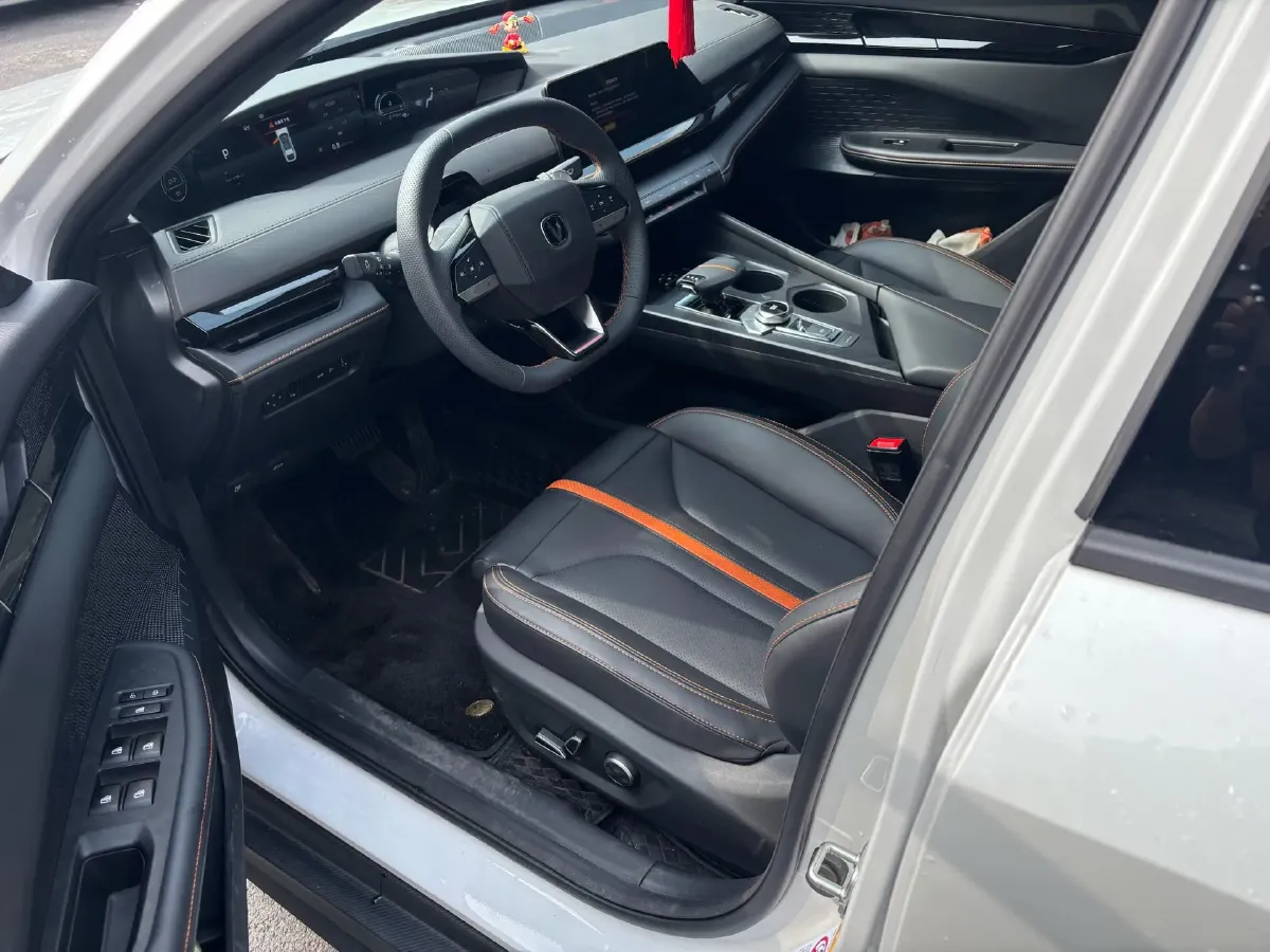 2024 ChangAn UNI-V 1.5T 188HP L4 7DCT,autocango,china used car exporter,china ev exporter,chinese used car exporter,chinese used ev exporter