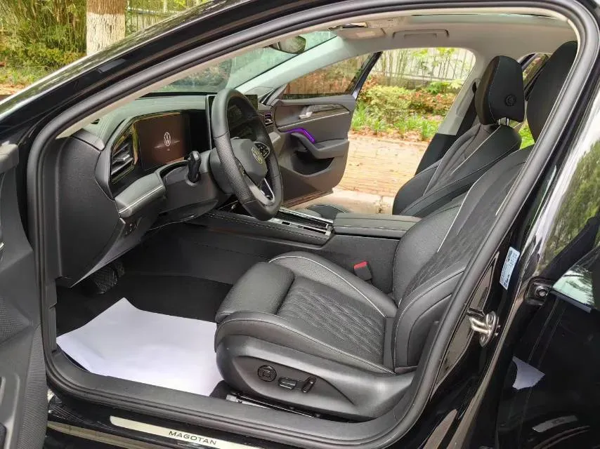 2024 Volkswagen Magotan 2.0T 220HP L4 7DCT,autocango,china used car exporter,china ev exporter,chinese used car exporter,chinese used ev exporter
