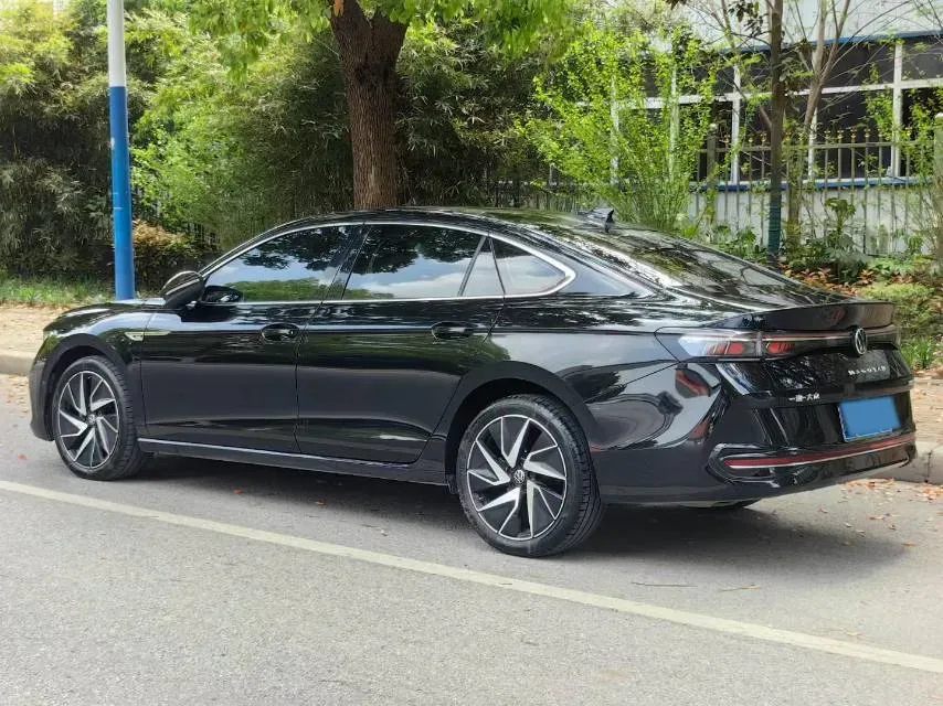 2024 Volkswagen Magotan 2.0T 220HP L4 7DCT,autocango,china used car exporter,china ev exporter,chinese used car exporter,chinese used ev exporter
