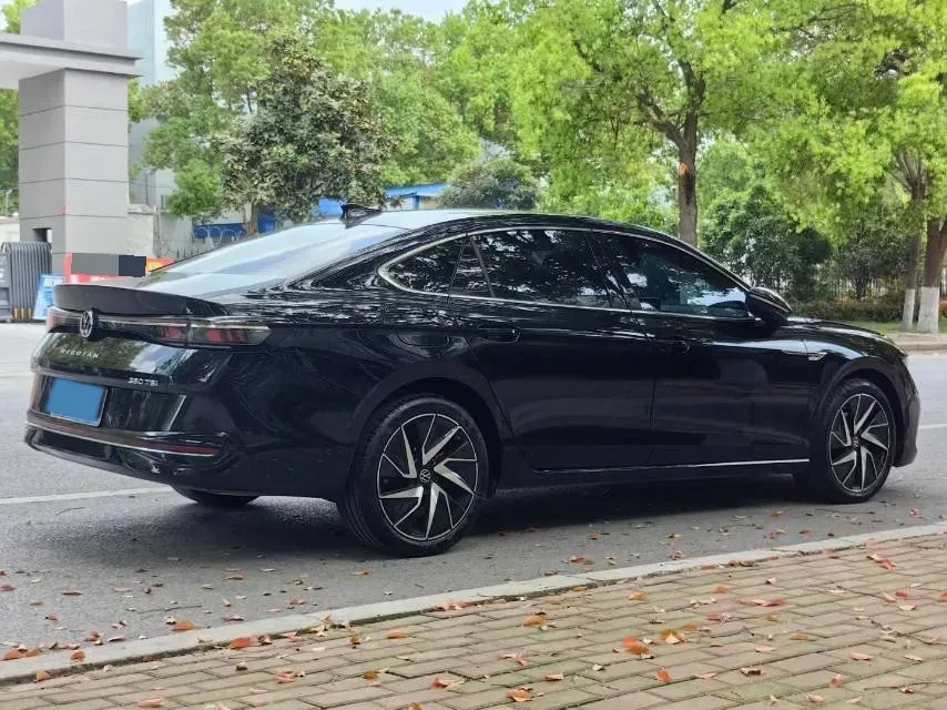 2024 Volkswagen Magotan 2.0T 220HP L4 7DCT,autocango,china used car exporter,china ev exporter,chinese used car exporter,chinese used ev exporter