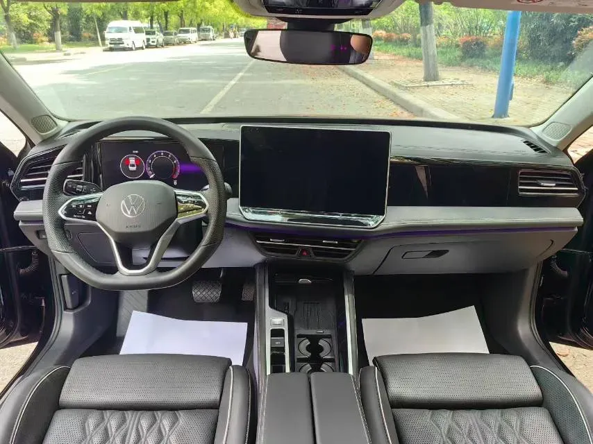 2024 Volkswagen Magotan 2.0T 220HP L4 7DCT,autocango,china used car exporter,china ev exporter,chinese used car exporter,chinese used ev exporter