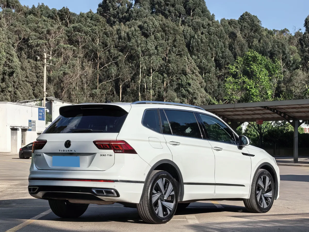 2023 Volkswagen Tiguan L 2.0T 186HP L4 7DCT,autocango,china used car exporter,china ev exporter,chinese used car exporter,chinese used ev exporter