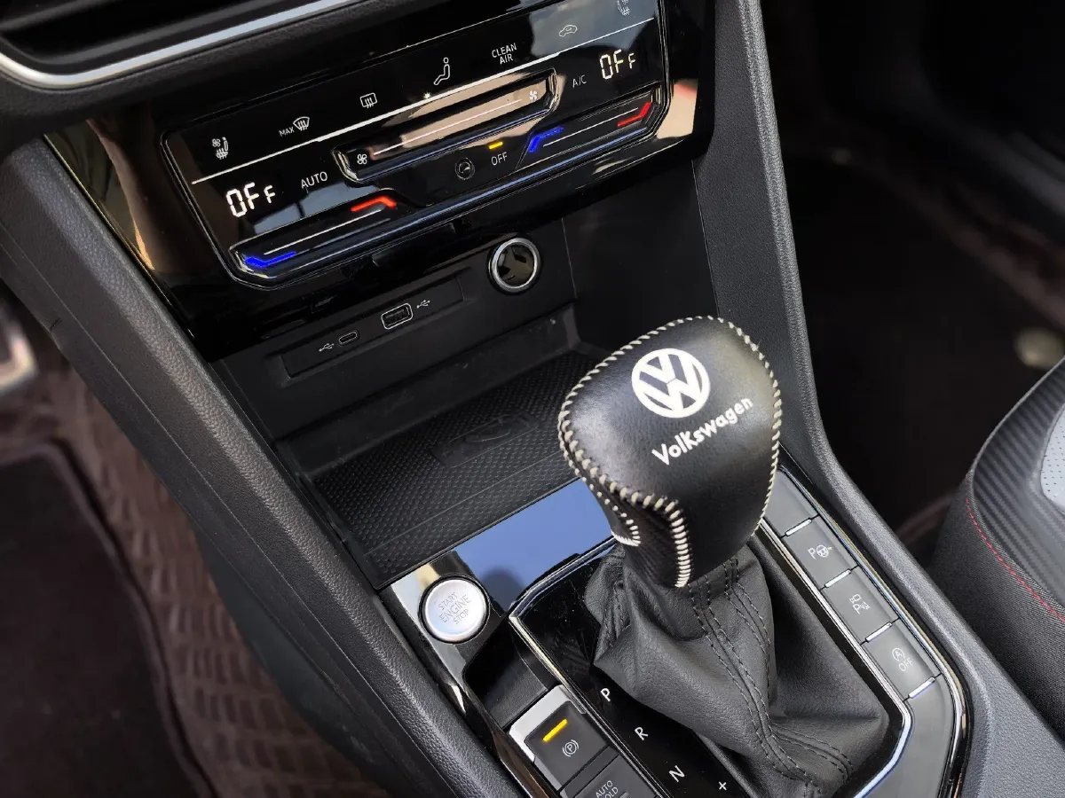 2023 Volkswagen Tiguan L 2.0T 186HP L4 7DCT,autocango,china used car exporter,china ev exporter,chinese used car exporter,chinese used ev exporter