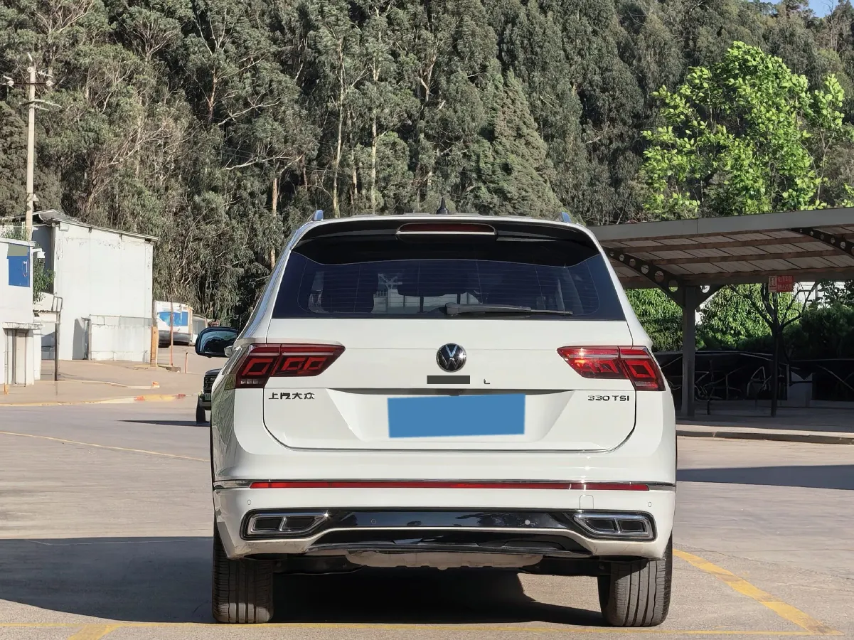 2023 Volkswagen Tiguan L 2.0T 186HP L4 7DCT,autocango,china used car exporter,china ev exporter,chinese used car exporter,chinese used ev exporter