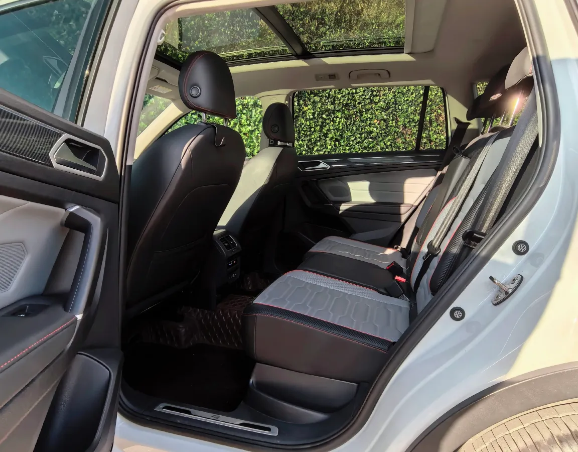 2023 Volkswagen Tiguan L 2.0T 186HP L4 7DCT,autocango,china used car exporter,china ev exporter,chinese used car exporter,chinese used ev exporter