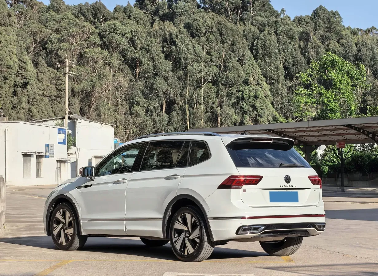 2023 Volkswagen Tiguan L 2.0T 186HP L4 7DCT,autocango,china used car exporter,china ev exporter,chinese used car exporter,chinese used ev exporter