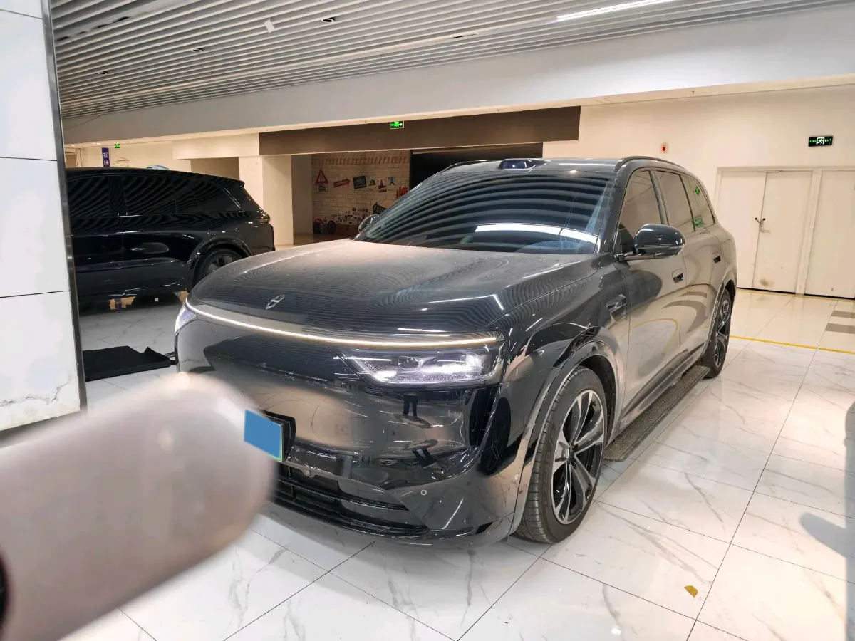 2025 AITO AITO M8 REEV 160HP REEV 53.4KWH,autocango,china used car exporter,china ev exporter,chinese used car exporter,chinese used ev exporter