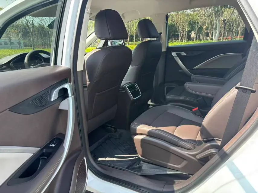 2025 Livan 8 BEV 68.03KWH,autocango,china used car exporter,china ev exporter,chinese used car exporter,chinese used ev exporter