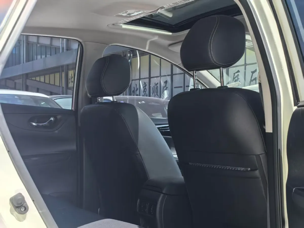 2021 Nissan Tiida 1.6L 122HP L4 CVT,autocango,china used car exporter,china ev exporter,chinese used car exporter,chinese used ev exporter