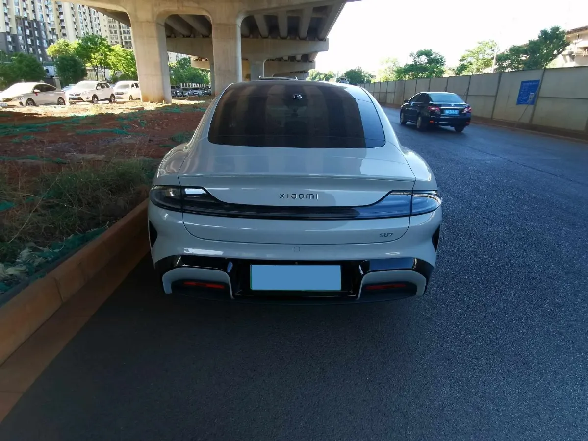 2024 MI SU7 BEV 73.6KWH,autocango,china used car exporter,china ev exporter,chinese used car exporter,chinese used ev exporter