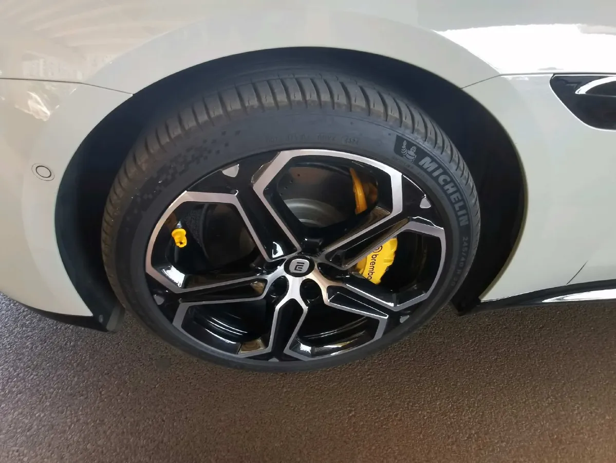 2024 MI SU7 BEV 73.6KWH,autocango,china used car exporter,china ev exporter,chinese used car exporter,chinese used ev exporter