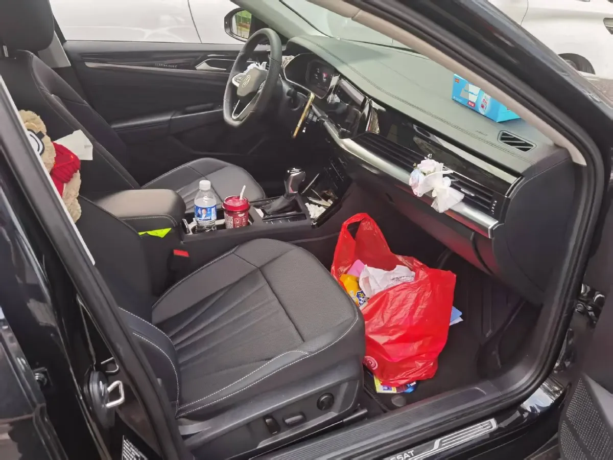 2025 Volkswagen Passat 2.0T 186HP L4 7DCT,autocango,china used car exporter,china ev exporter,chinese used car exporter,chinese used ev exporter