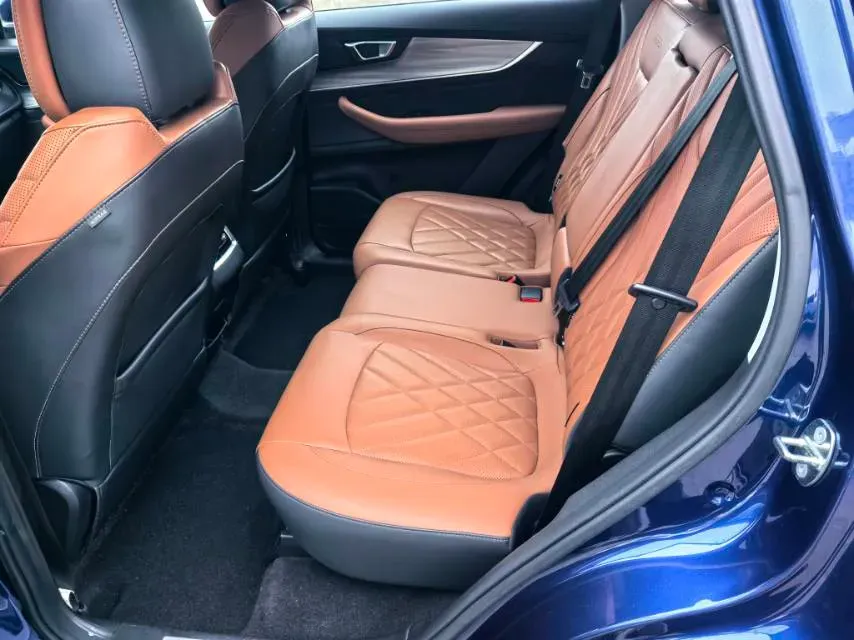 2021 Chery Tiggo 8 Plus 1.6T 197HP L4 7DCT,autocango,china used car exporter,china ev exporter,chinese used car exporter,chinese used ev exporter