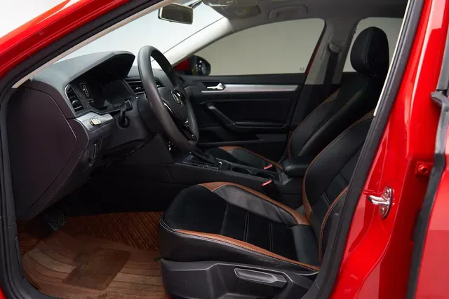 2019 Volkswagen T-Cross 1.4T 150HP L4 7DCT,autocango,china used car exporter,china ev exporter,chinese used car exporter,chinese used ev exporter