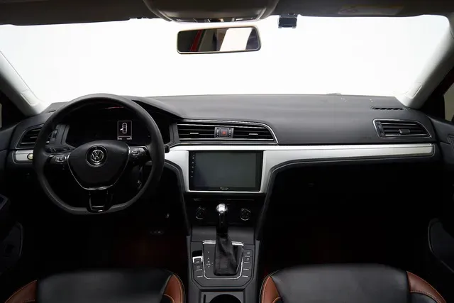 2019 Volkswagen T-Cross 1.4T 150HP L4 7DCT,autocango,china used car exporter,china ev exporter,chinese used car exporter,chinese used ev exporter