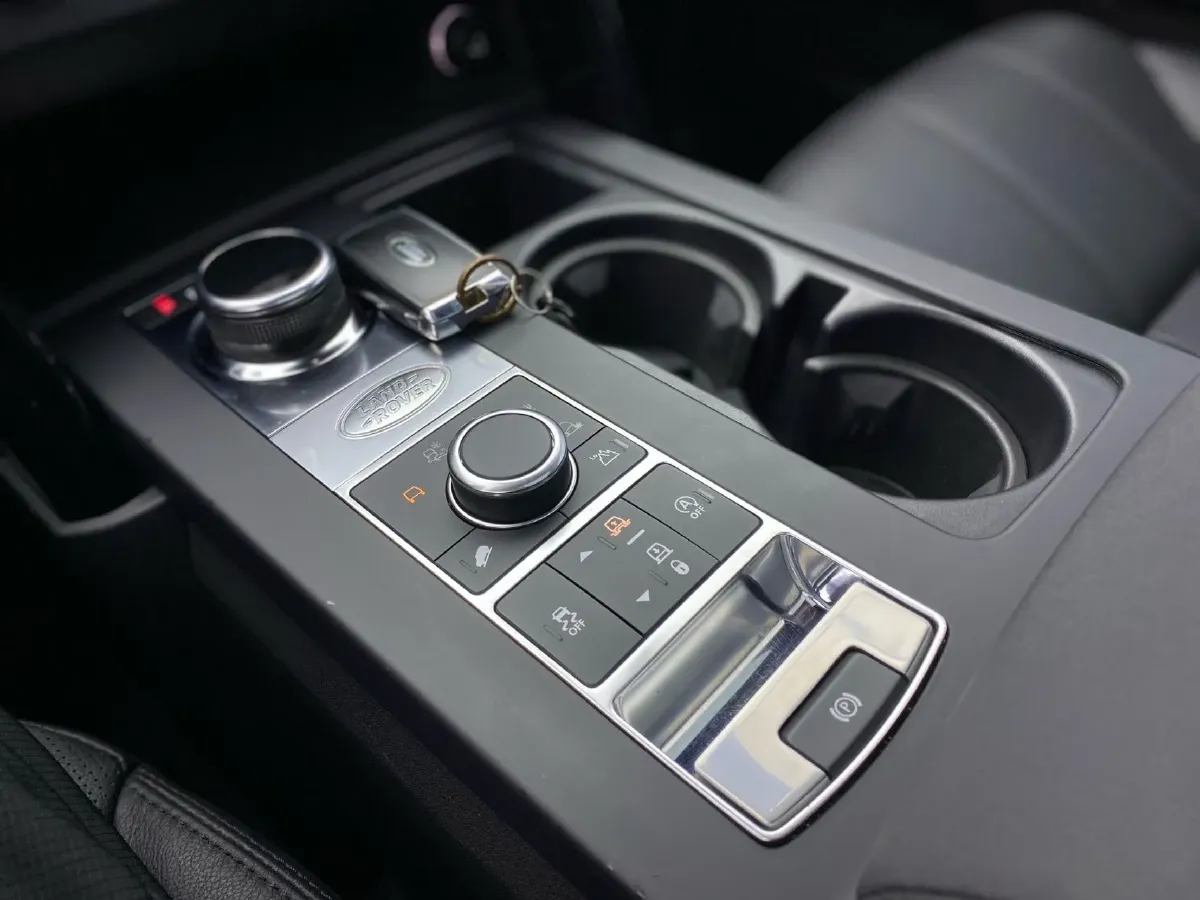 2019 Land Rover Discovery 3.0T 340HP V6 8AT,autocango,china used car exporter,china ev exporter,chinese used car exporter,chinese used ev exporter