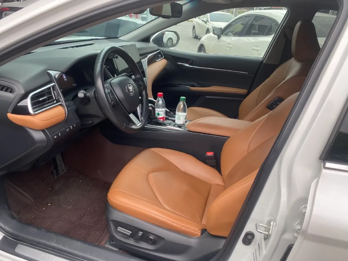 2021 Toyota Camry 2.5L 209HP L4 8AT,autocango,china used car exporter,china ev exporter,chinese used car exporter,chinese used ev exporter